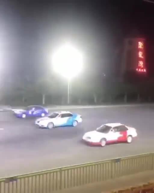 Автомобильный стант по-китайски