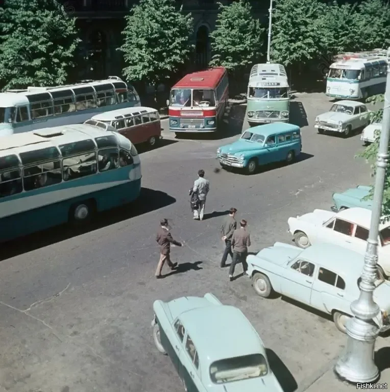 Стоянка автотранспорта