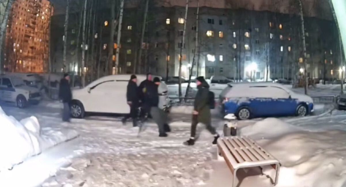 Пьяный парень избил девушку в Нижневартовске