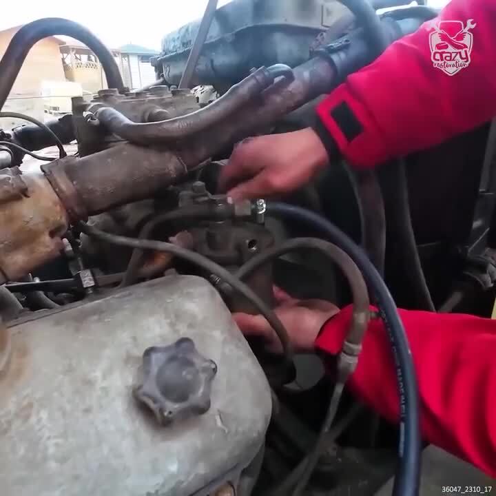 После двадцати лет простоя и небольшого техобслуживания удалось завести грузо...