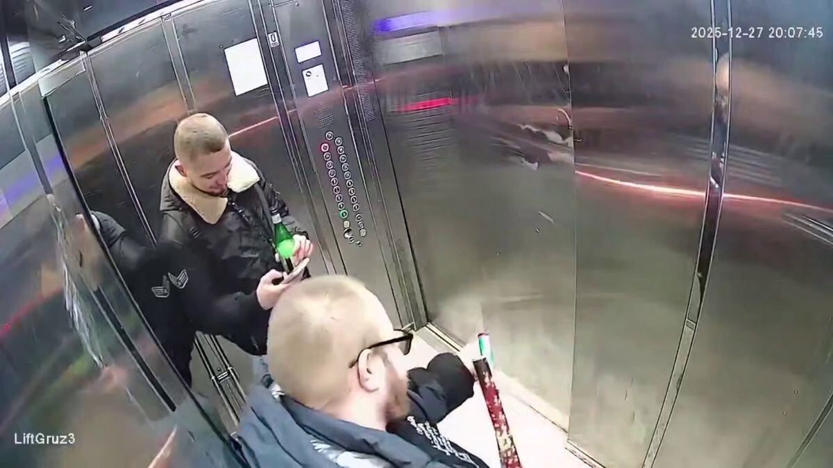 "Сверхразум" запустил фейерверк в лифте