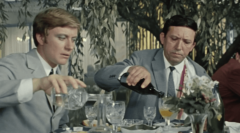 Какую сумму пропили Гена Козодоев и Сеня Горбунков в ресторане "Плакучая Ива"