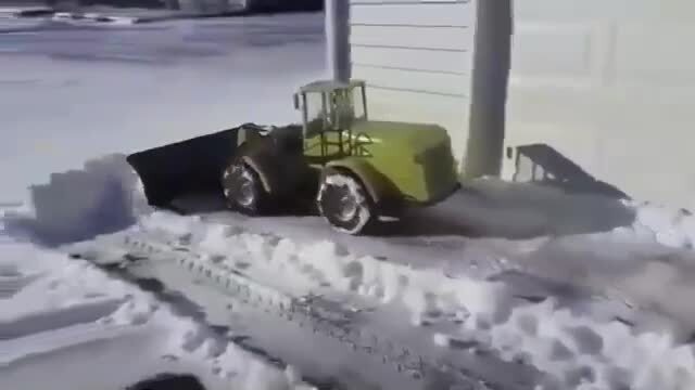 Практичная игрушка