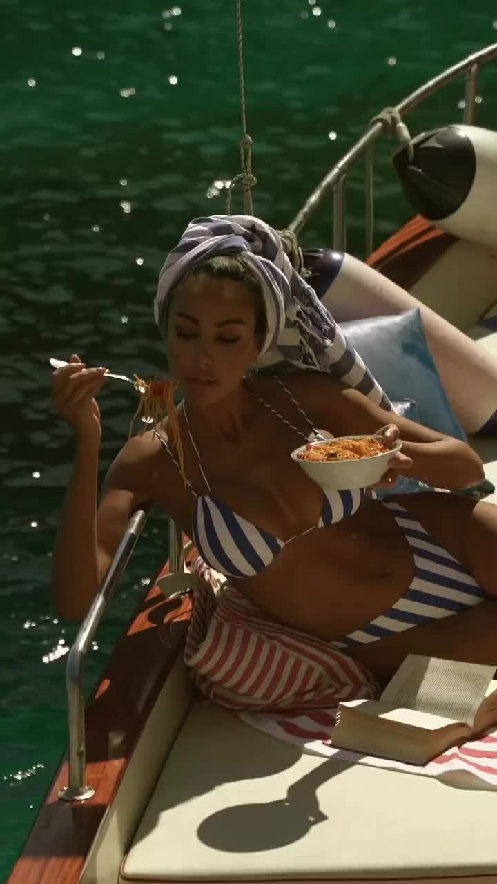 • Madalina Diana Ghenea •