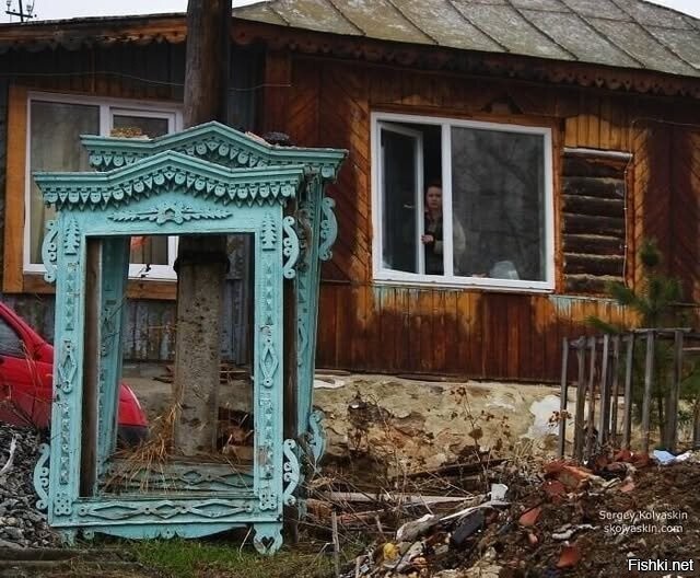 А на окне наличники