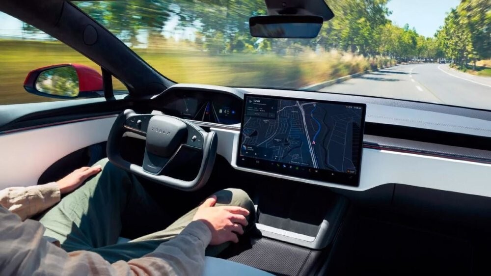 «Автопилот» в электромобилях Tesla будет доступен только по подписке