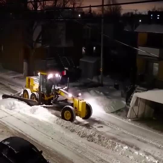 Так убирают снег в Монреале