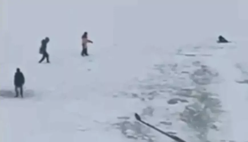 В  Дагестане мальчик спас друга, провалившегося под лёд