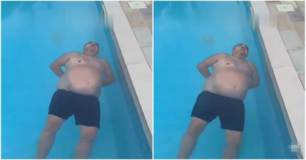 Мужчина уснул в бассейне