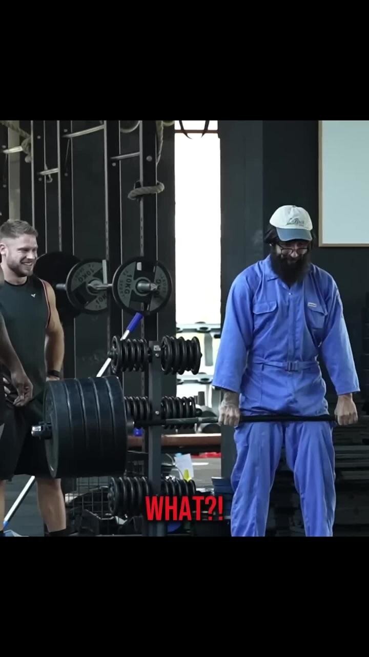 Анатолий показывает класс