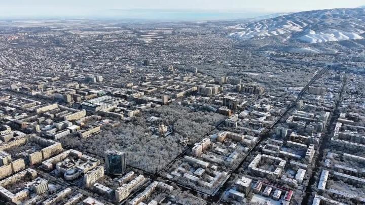 Немного снега осталось в Алма-Ате