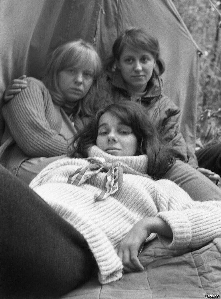 Девушки в походе