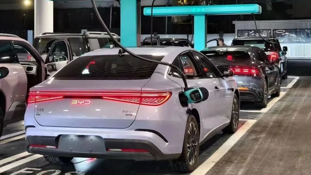 BYD тестирует зарядки на 1500 кВт