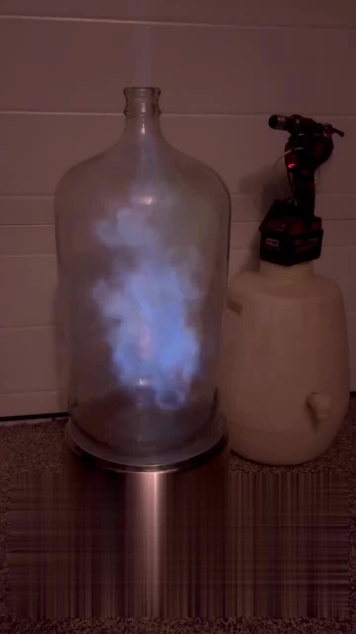 Звуки в эксперименте ярче самого процесса)