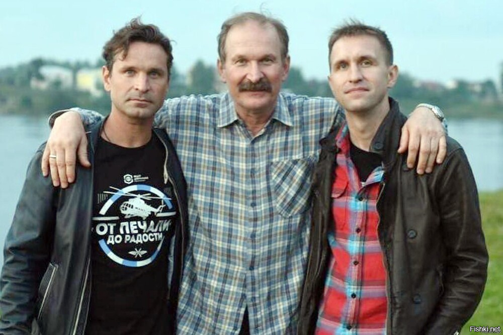 Папа с сыновьями