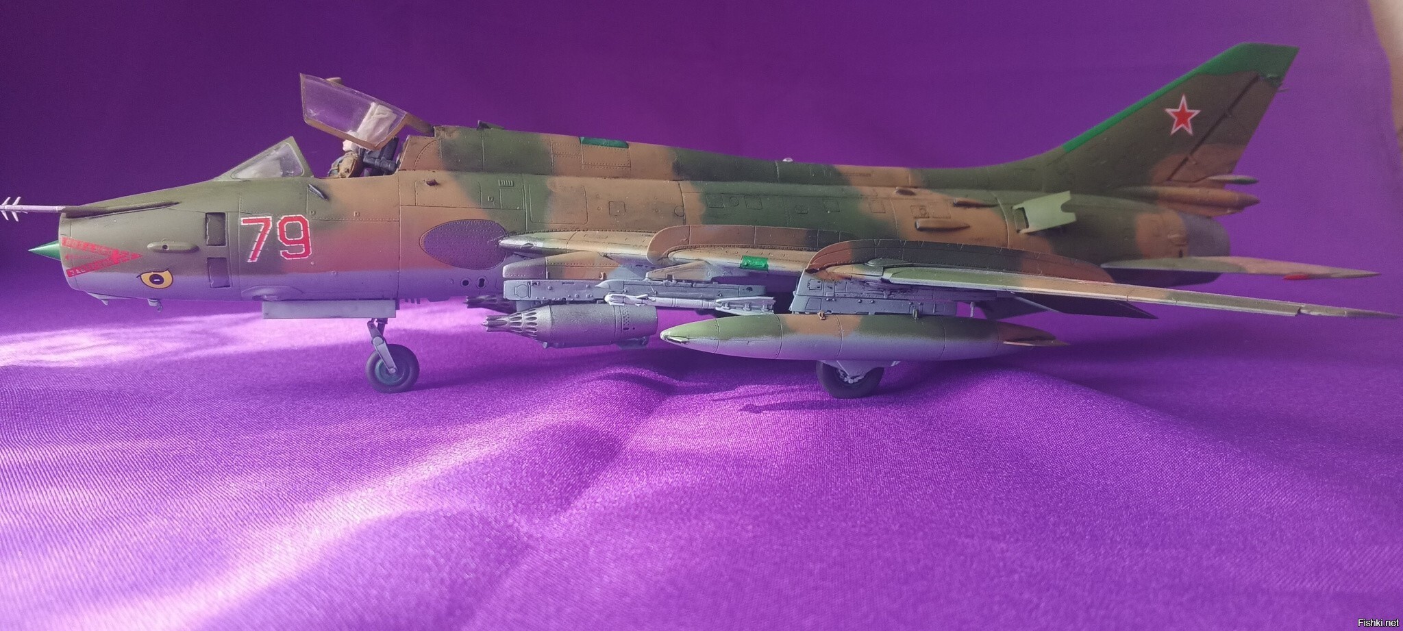 Закончил Су-17М3 1/48