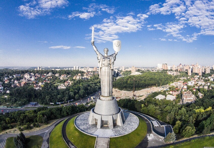 Фото памятника родина мать в киеве