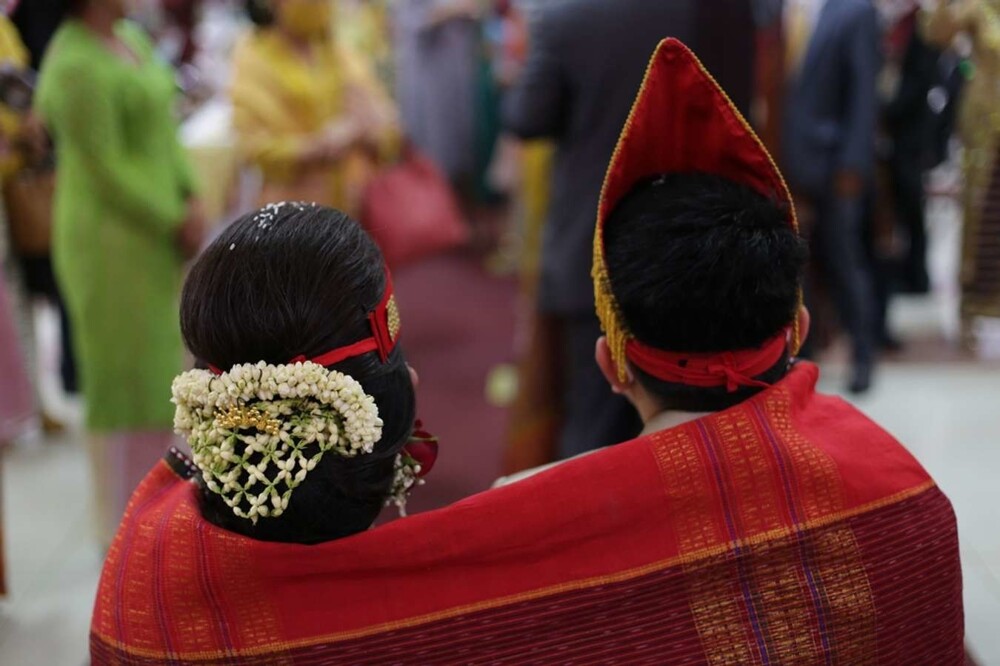 В Индонезии мужик только через две недели после свадьбы понял, что его жена — другого пола