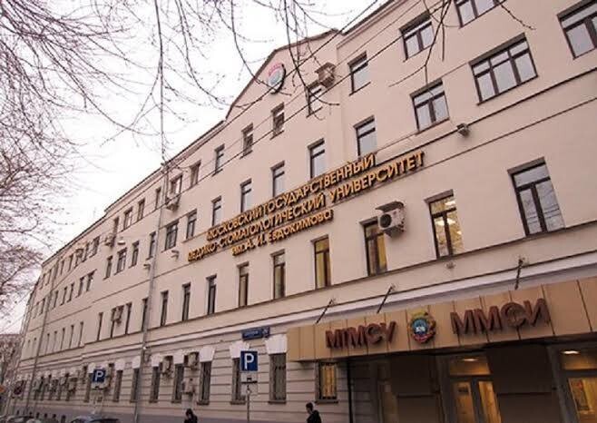 Десятки человек задержаны в медико-стоматологическом университете в Москве