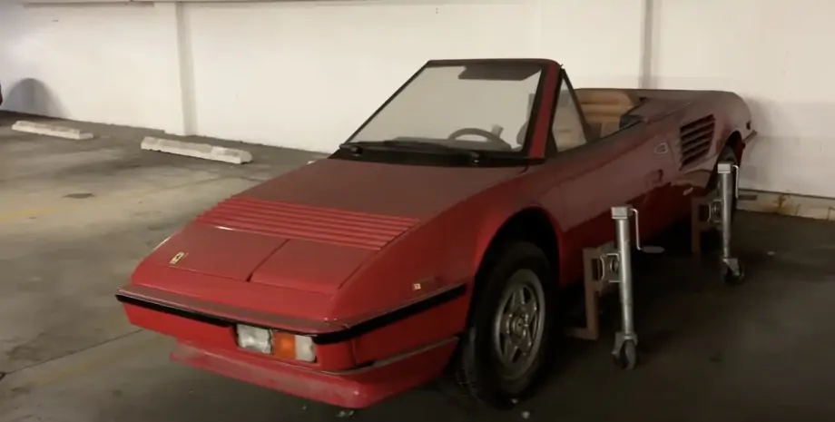 Необычная находка: в гараже обнаружили половину суперкара Ferrari