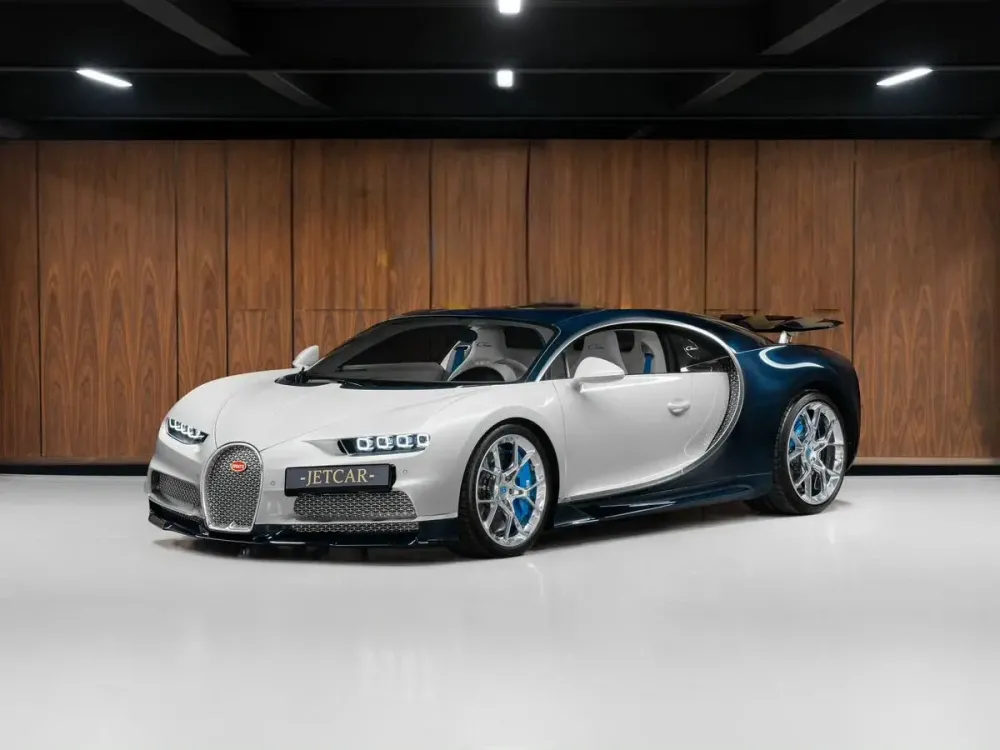 В Москве выставили на продажу гиперкар Bugatti Chiron за 420 миллионов рублей
