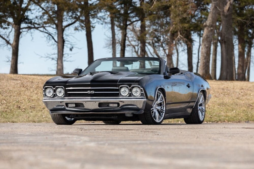 Современный Chevrolet Camaro переделали под Chevelle 1969 года и выставили на аукцион