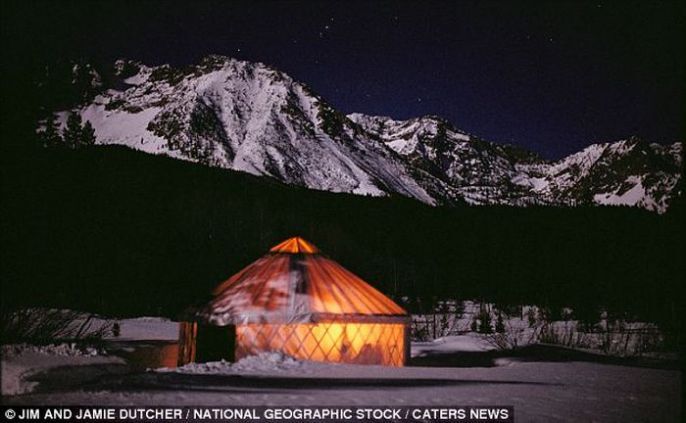Tent in the night 