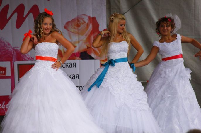 3 Brides Posing for the camera 