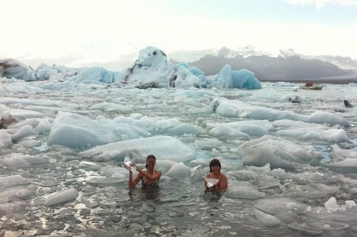 Awesome Ice Swimmers 