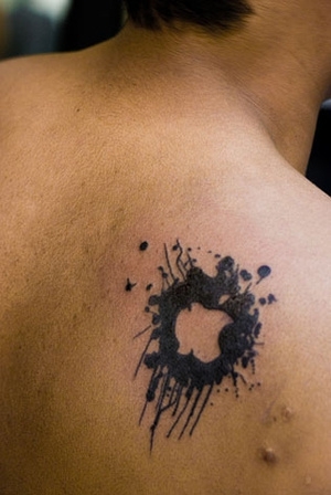 12 Questionable Apple Tattoos