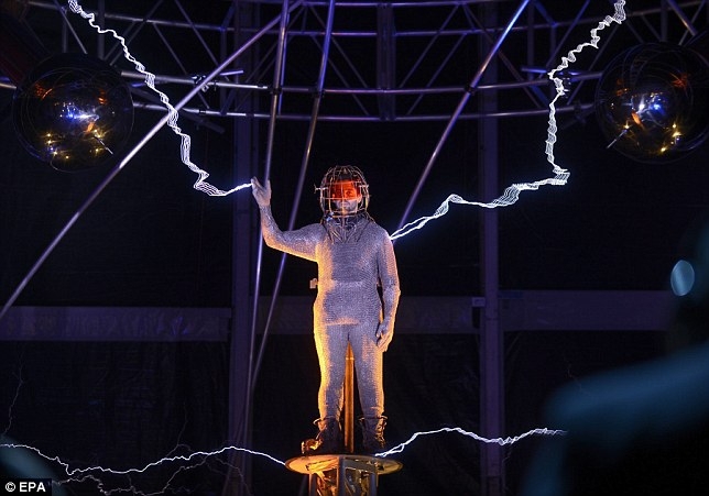 David Blaine Stands Three Days Amidst a Million Volts of Electricity