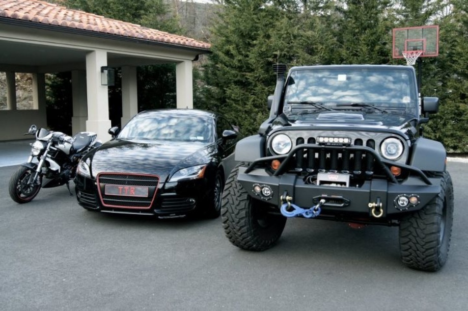 Simple Pleasures: Girls and Cars. 