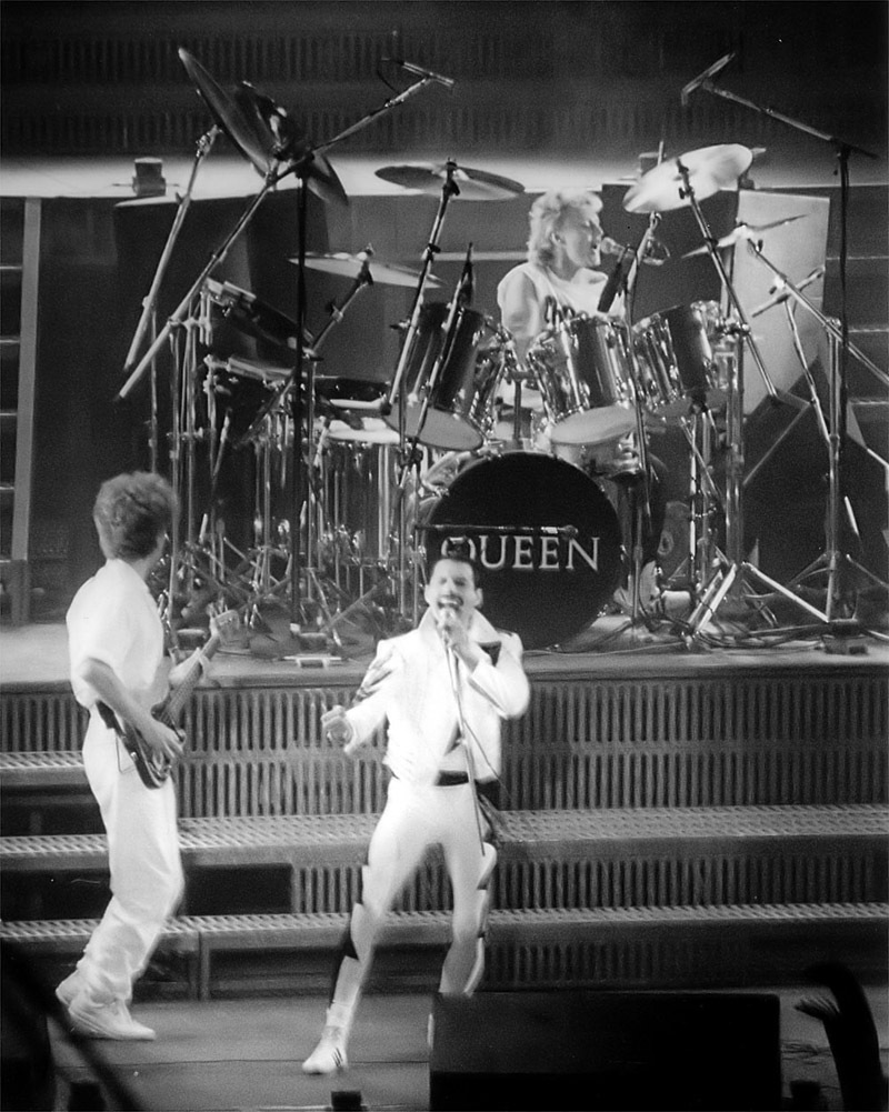 Amazing Stage Shows: Queen