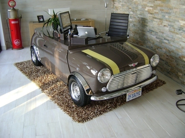  Turn your MINI into your office space.