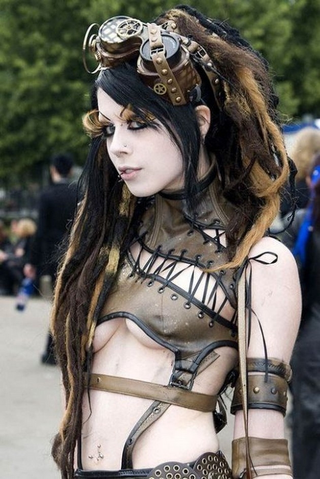 40 Sexy Photos of Hotties who love Steampunk