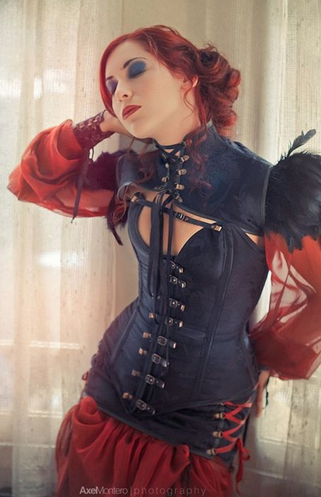 40 Sexy Photos of Hotties who love Steampunk