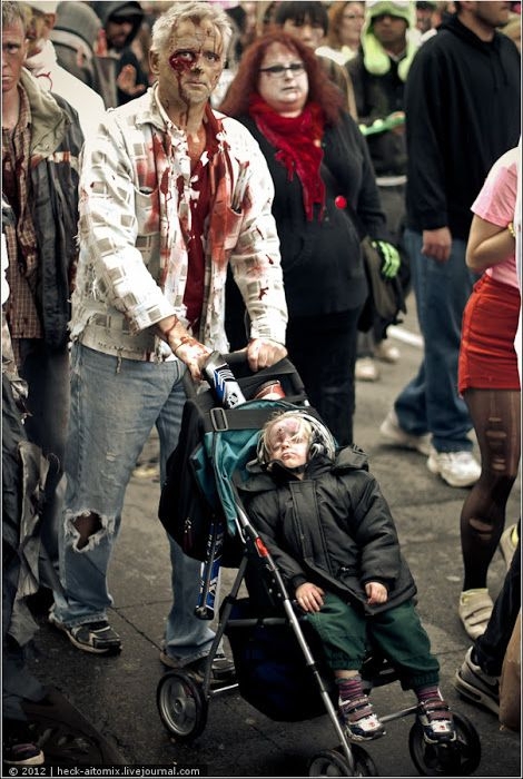 Zombie Walk 2012 in Toronto