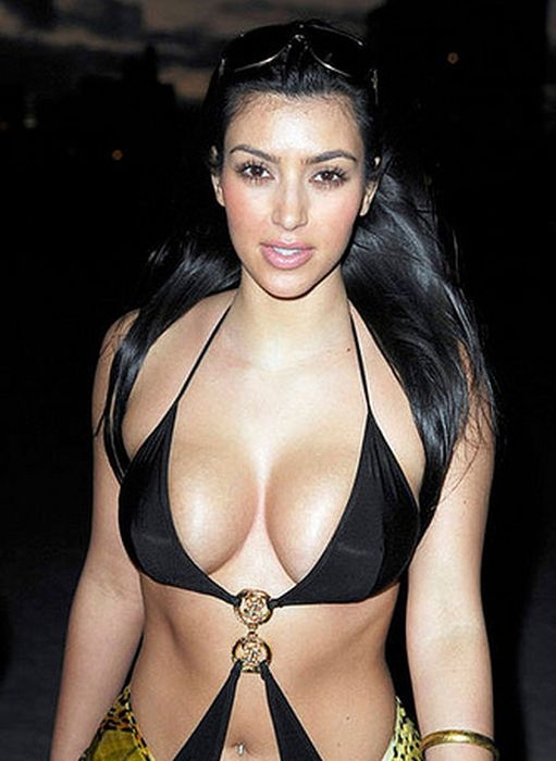 Celebs with Natural Breasts