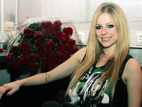 Superb Avril Lavigne Pictures