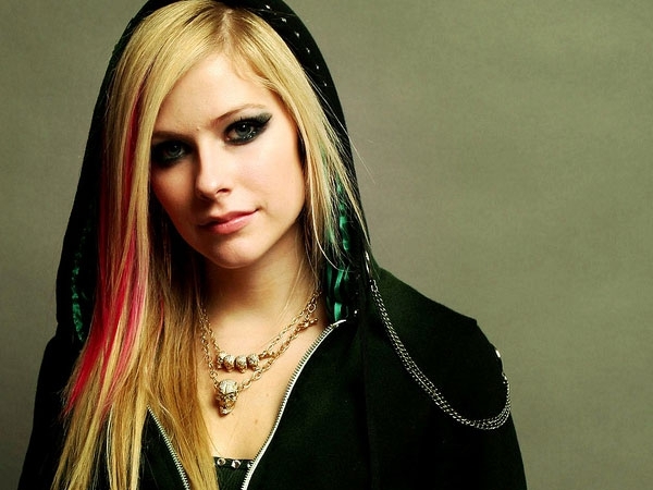 Superb Avril Lavigne Pictures