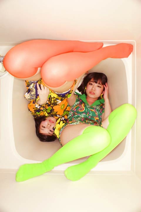 Kooky Bathroom Portraits Of Japanese Nightclubbers | So Bad So Good