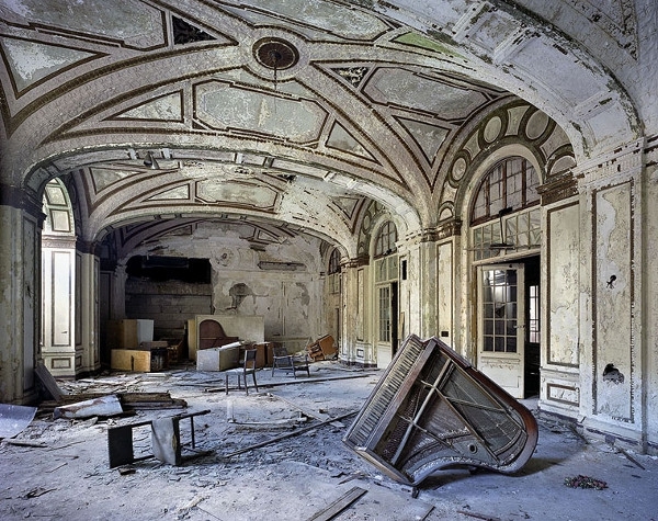 Abandoned Places: 10 Creepy, Beautiful Modern Ruins