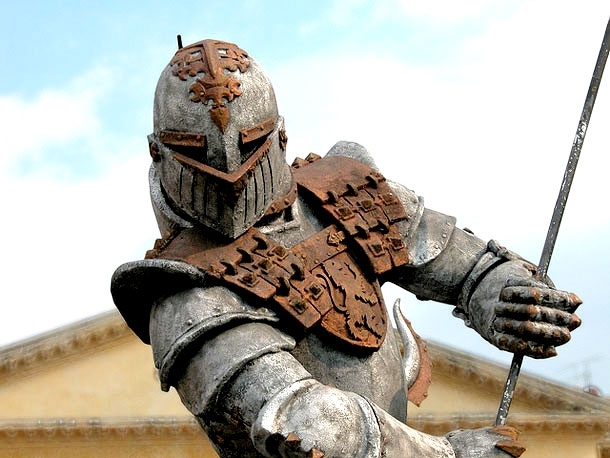 Epic Photographs Of Medieval Armor & Weapons 