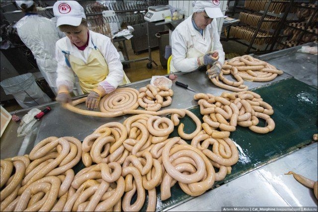 How They Make Sausage in Moscow