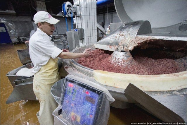 How They Make Sausage in Moscow