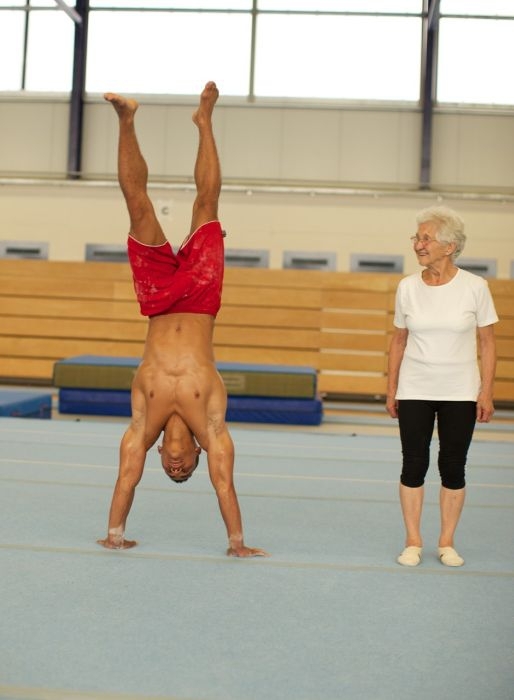 86-Year-Old Grandma Still Doing Gymnastics