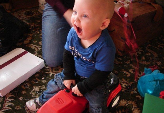 Kids Reaction to Presents 