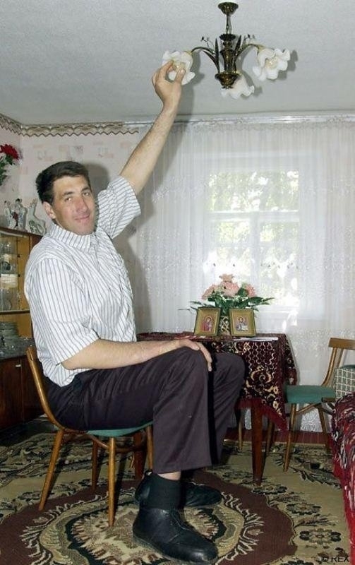 Meet Leonid Stadnik: Tallest Man on Earth?