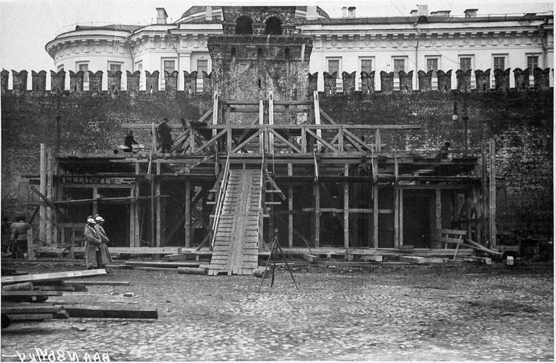 Lenin’s Mausoleum in Moscow 