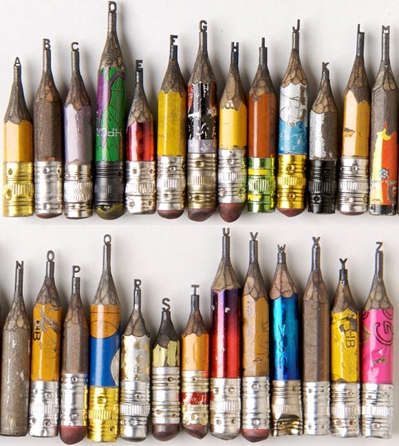 Tiny Sculptures On The Tip Of a Pencil 